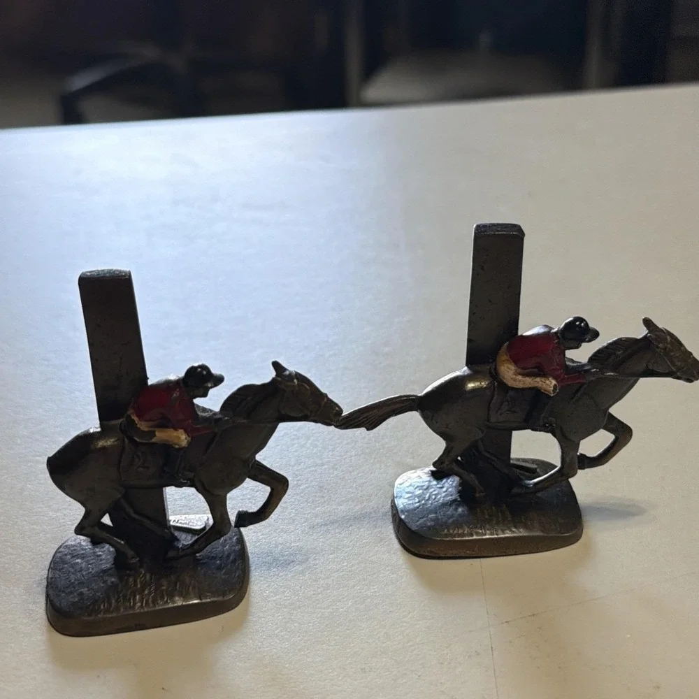 ANTIQUE USA CAST EQUESTRIAN HORSE FENCE JOCKEY RACING ART BOOKENDS Newport KY